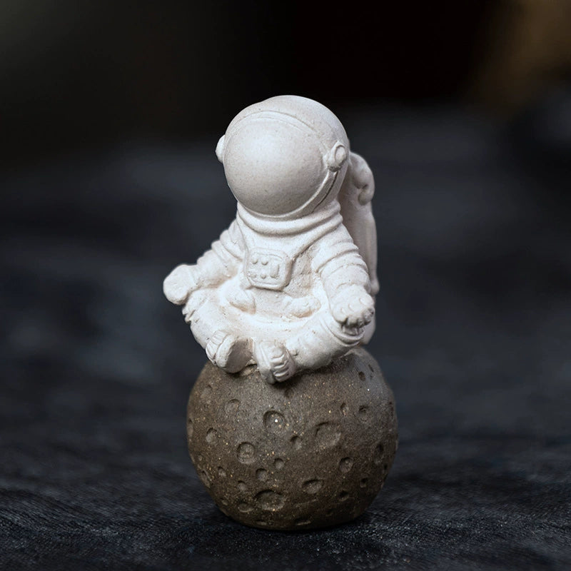 Purple clay astronaut tea pet character astronaut decoration